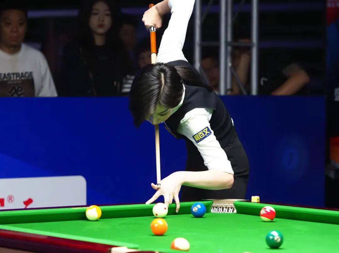 其中包括更 其中包括更