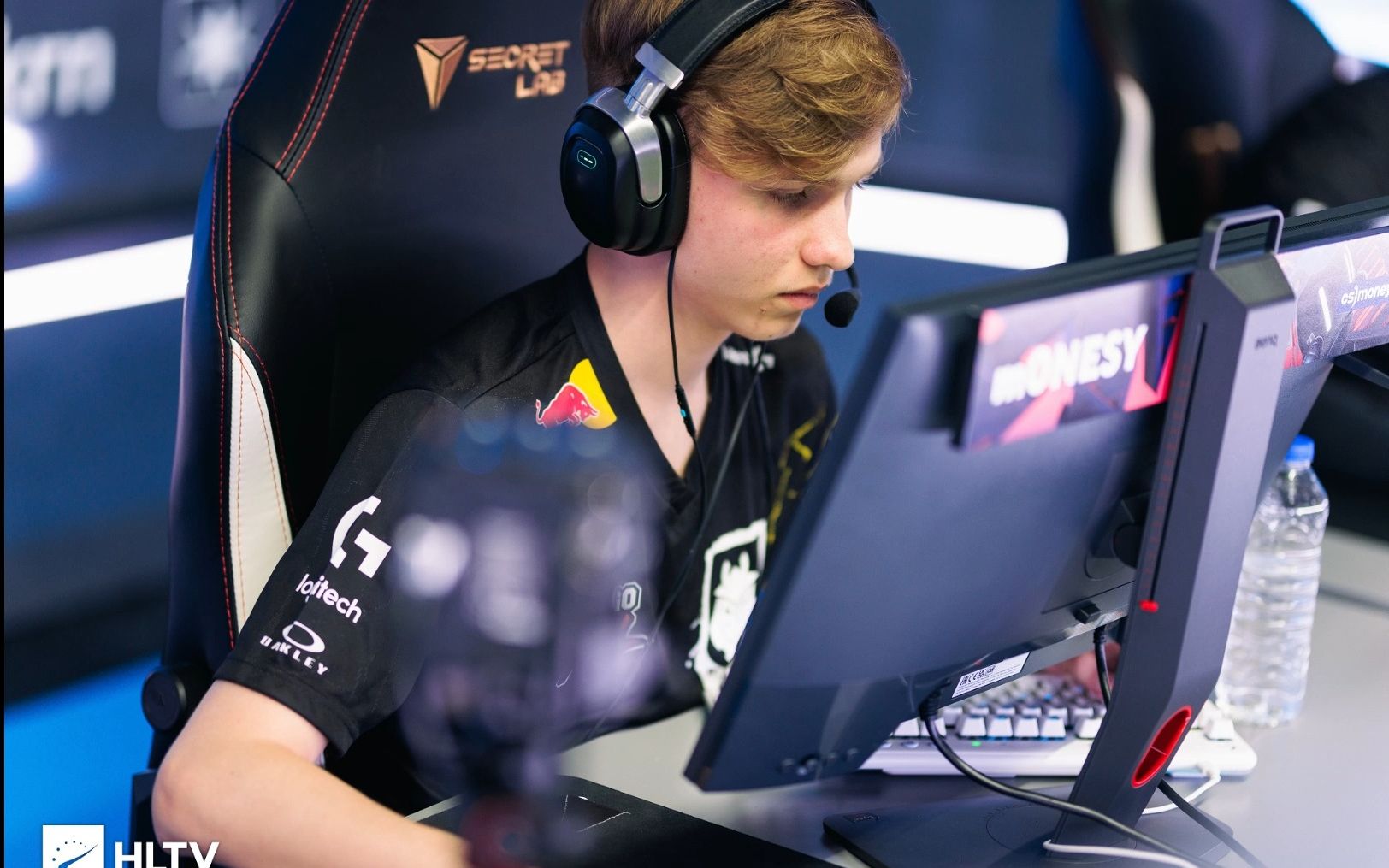 揭幕战的高 揭幕战的高